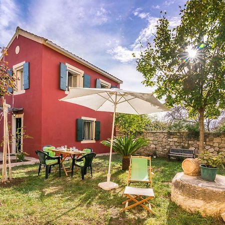 Traditional Rustic Maisonette By Konnect Agios Ioannis Peristerion Exterior foto