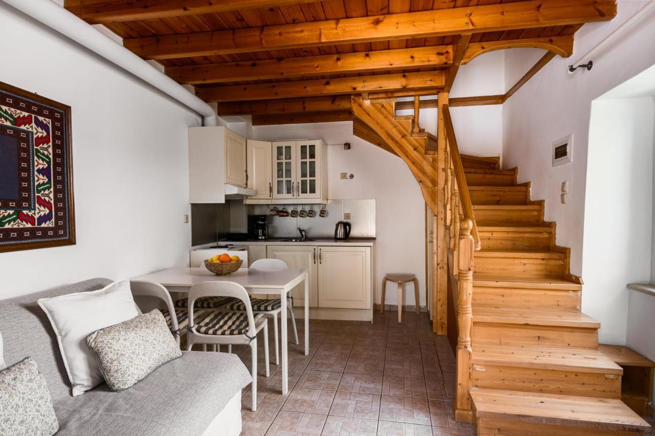 Traditional Rustic Maisonette By Konnect Agios Ioannis Peristerion Exterior foto